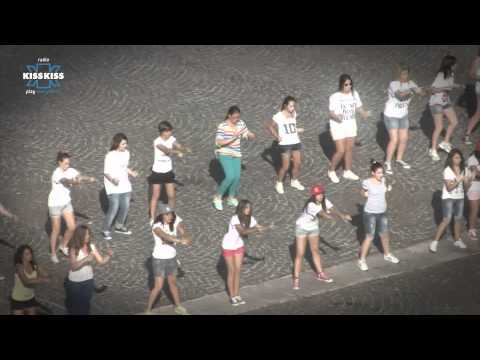 Radio Kiss Kiss organizza il più grande flash mob per i One Direction
