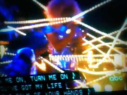 NICKI MINAJ FT DAVID GUETTA AMA PERFORMANCE