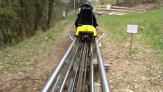 preview picture of video 'Fette Abfahrt auf der Sommerrodelbahn Odenwaldbob in Wald Michelbach'