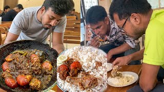 Download lagu Eating Lunch(Rice & Prawn Curry, Chicken Curry) With Friends at Shurjo Sen Hall Cafe DU mp3
