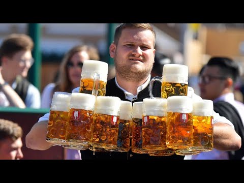 “O'zapft is!” – A sunny start to Oktoberfest 2019 in Munich