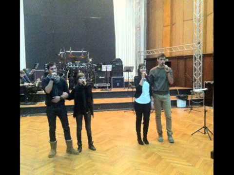 Alina, Criss & Vlad-Walking Away