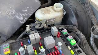 2002-2009 Chevrolet Trailblazer A/C Compressor Clutch Fuse & Relay Location