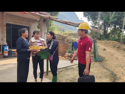 The single mother unexpectedly reunited with the kind woman and her grandmother.