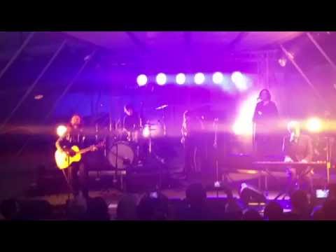 Neil Finn - Four seasons in one day ft Liam Finn, Elroy Finn & Sharon Finn