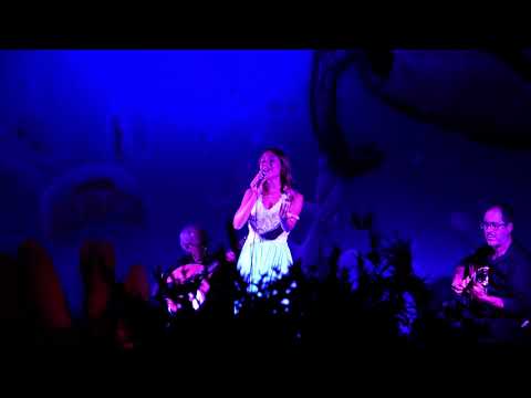 Mariana Oliveira - Nem às Paredes Confesso