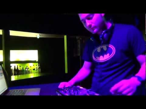 JOSE MARTINEZ & ZOLTAN LIVE DJ SET @ ENTRANCE 09 - SALA STARVING - MADRID