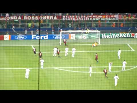 Ronaldinho's goal (AC Milan 1 x 1 Real Madrid)