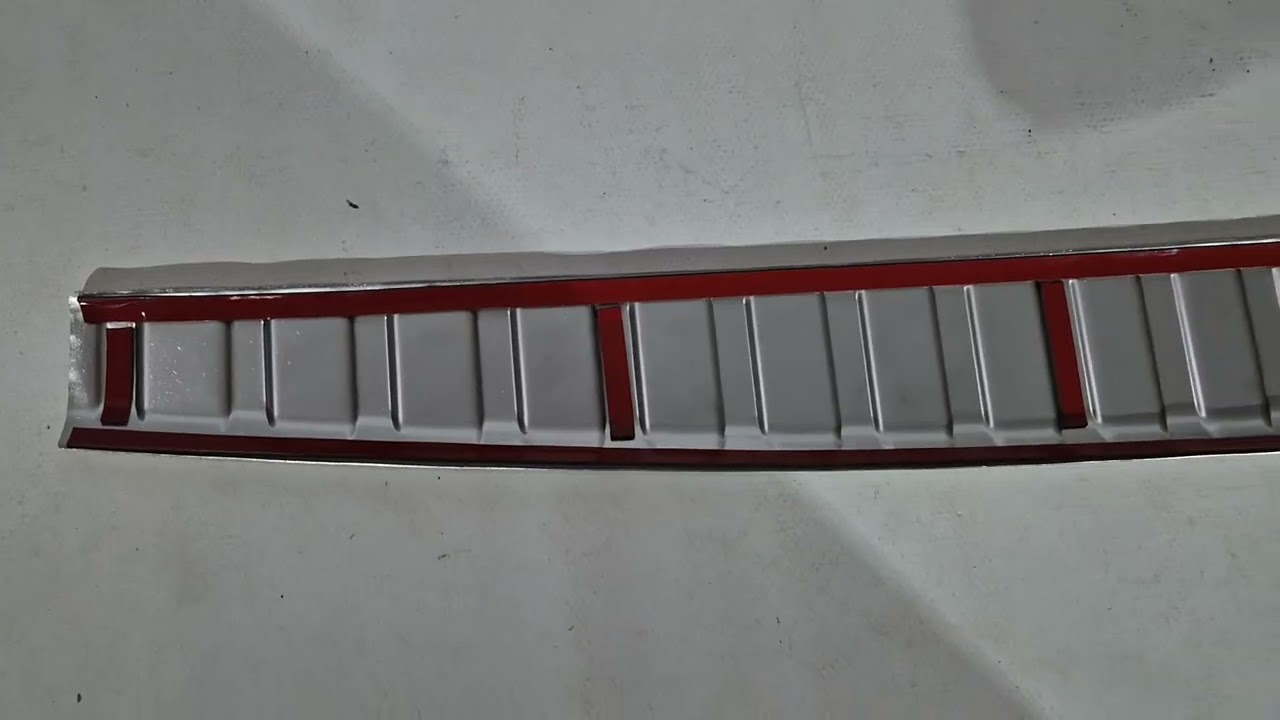 BMW iX (I20) 2022- рр. Накладка на задній поріг Carmos (нерж) Video 1