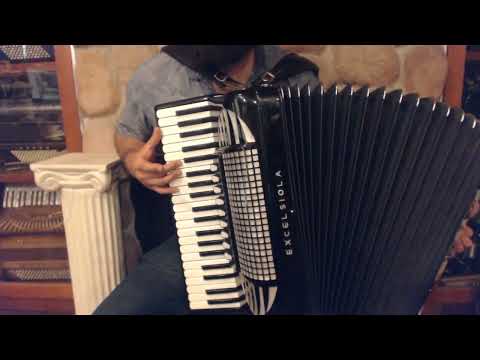 5515 - Black Excelsior Excelsiola Piano Accordion LMMH 41 120 $1999
