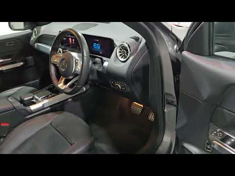 Mercedes-Benz EQB 300 AMG LINE PREMIUM (PAN ROOF / - Image 2