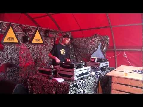 DELUCXED @ TAG 2012 - ZODIAK COMMUNE STAGE