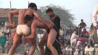 preview picture of video 'Indian Wrestling at Dangal in Haryana'