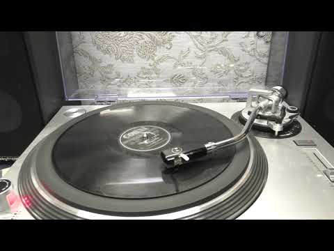 The Marlin sisters: Ting-a-ling-a ling.