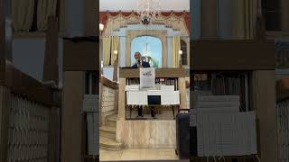 זוגיות בדורנו - הרב לסרי (ראש יהודי - מרכז למודעות עצמית) - התמונה מוצגת ישירות מתוך אתר האינטרנט יוטיוב. זכויות היוצרים בתמונה שייכות ליוצרה. קישור קרדיט למקור התוכן נמצא בתוך דף הסרטון