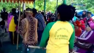 Download lagu Meriahnya Mappadendang di Tampaning Soppeng mp3 Download lagu Meriahnya Mappadendang di Tampaning Soppeng mp3