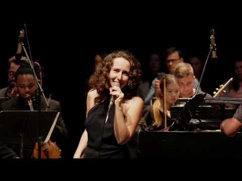 Julie Wein and Orquestra Cordas do Iguaçu