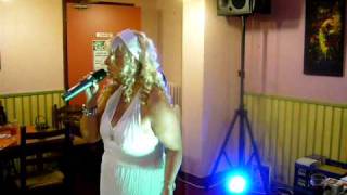 LEE LA DIVINE UNCHAIN MY HEART PIZZA GOGO 080809 DREUX