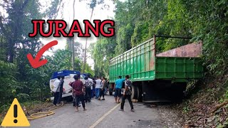 Download lagu Truk Gagal Mendaki di Tanjakan Tamborasi. Jalan Macet mp3