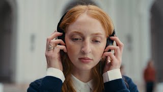 Oura Ring 4 Ceramic — The Look