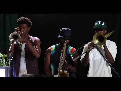 Elujay- Luvaroq Live (live from the living room)