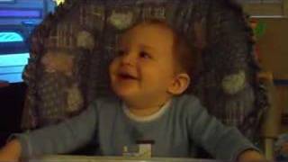 giggly giggly goo... 1min. of baby giggles
