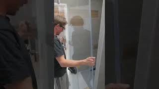 Installation de la porte de douche 💧