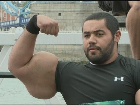 GUINNESS WORLD RECORD: Moustafa Ismail boasts the largest biceps in the world! Video