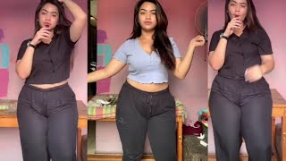 Download lagu Tiktok tante semok montok GOYANG hot bikin ngiler mp3 Download lagu Tiktok tante semok montok GOYANG hot bikin ngiler mp3