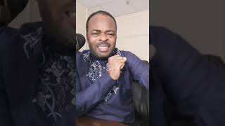 ELLE EST PETITE MAIS TRÈS PUISSANTE