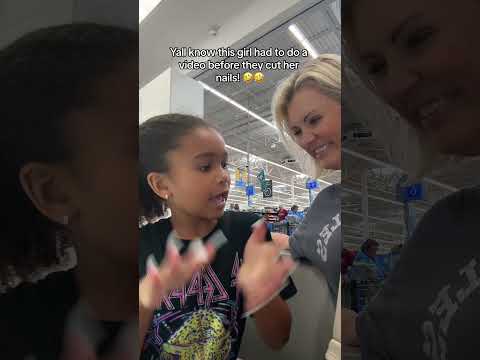 These nails lasted about 14 seconds 🥴 #scarlettandtiania #nails #shorts