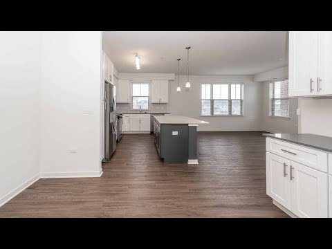 An Edgeview 2-bedroom, 2-bath at the new, full-amenity Deer Park Crossing An Edgeview 2-bedroom, 2-bath at the new, full-amenity Deer Park Crossing