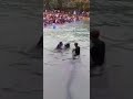 Ciuman Diatas Board Air Wahana Di Indonesia
