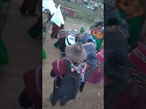 Micaya Aroma La Paz, lunes de carnaval, la población acompañan a los Camanas hasta Micaya