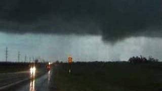 preview picture of video '2 tornadoes at Pratt, KS - May 26th 2008'