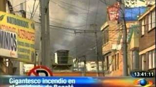 preview picture of video 'Gigantesco incendio en Fontibón'