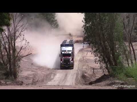 Kenworth cattle road train, Northern Australia. Pure sound!