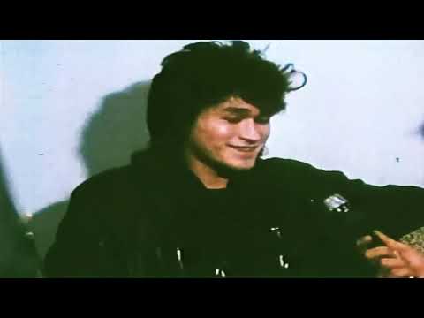 Миниатюра изображения товара Книга АСТ Виктор Цой. Своими словами. Книга интервью. 1983-1990 (Цой В.)