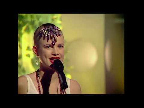 Opus III - It's a Fine Day - First Performance  - TOTP   20 02 1992