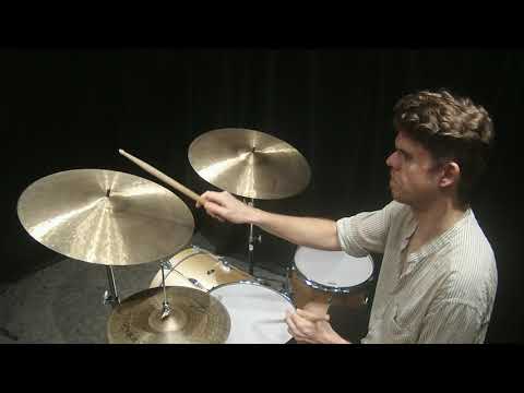 Quick comparison Istanbul Agop 30th Anniversary 22in 2308g + 2312g