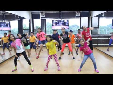 Teri Kamar Ko Dance Performance | Great Grand Masti