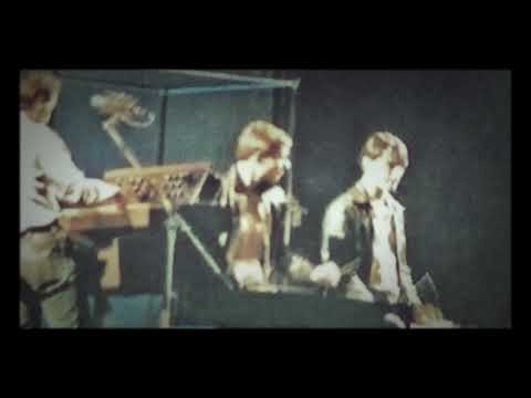 Kraftwerk-Autobahn live Croydan 1975 part 2