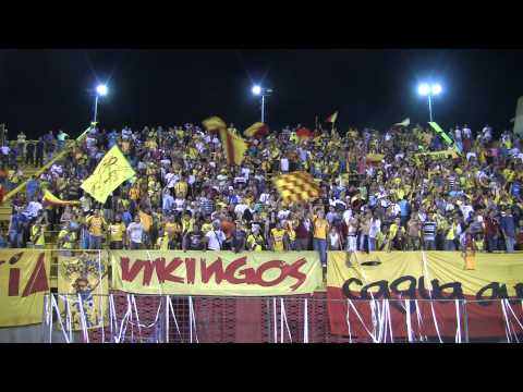 "Vikingos Cantando el Hinmo del Estado Aragua" Barra: Los Vikingos &bull; Club: Aragua