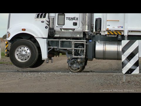 Troubles Transitioning Hi-Rail Mack Trident 535 Tip Truck (17/9/2021) - PoathTV Australian Trains