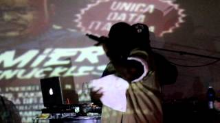 Bumpy Knuckles & Dj Premier Perform "Who Knows Why" Pete Rock Tribute KoleXXXion Tour 2012 Italy