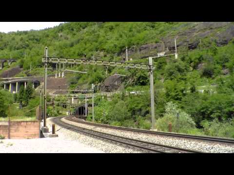 IL TRANSITO DEL PASSEGGIERI SU PONTI E GALLERIE DI BIASCHINA (CH) 1 - 6 - 2014.