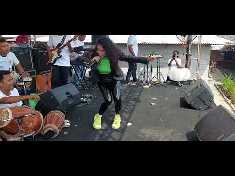 ferra KDI hebohkan panggung di berlah gurame