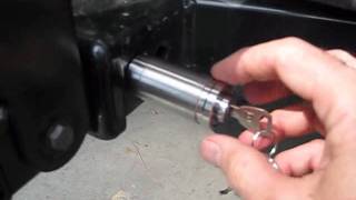 Reese Locking Hitch Pin - mpeg4.avi