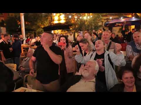 Moshë e bukur kjo rinia - Edi Furra, Grupi “Hadi Bajrami“ “Rilindja” dhe “Lirikët”