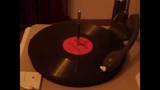 Zeki Müren-Görmedim Ömrümün Asude Geçen Bir Demini Orjinal Plak Kaydı